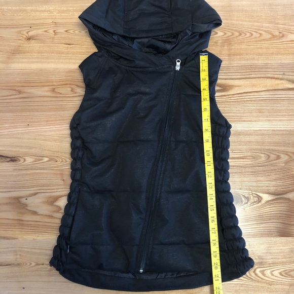 Ladies black puffy vest - Picture 4 of 6